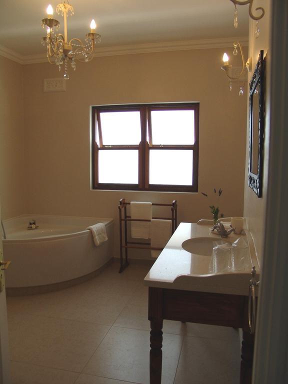 La Pension Guest House Oudtshoorn Zimmer foto